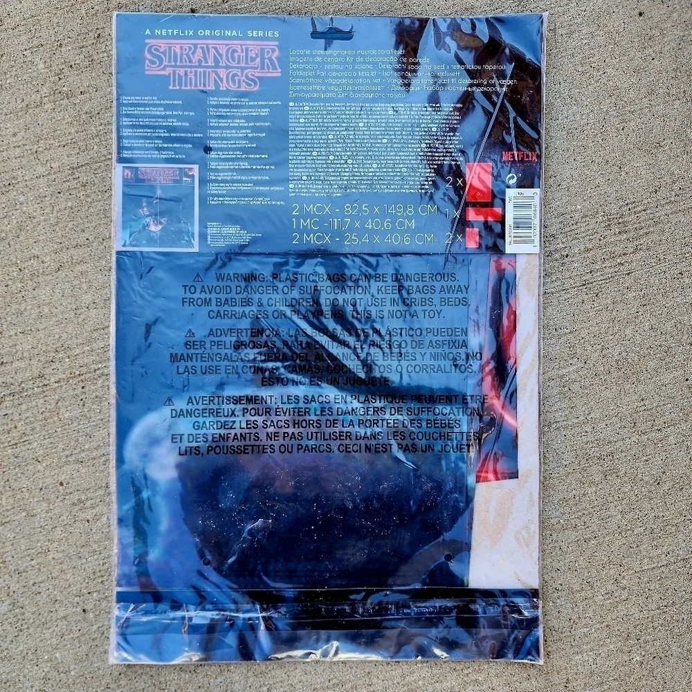 NWT Netflix Stranger Things Party Wall Decor Posters Decorations & Photo Props